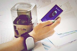 healbe-gobe-braslet-upakovka-smartfon